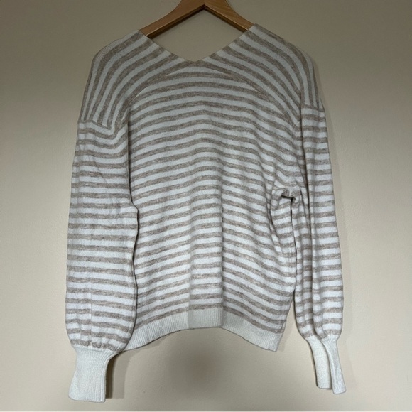 Ivory Tan Striped V Neck Sweater‎ Soft Knit Drop Shoulders Boutique Wool Blend - Picture 2 of 5
